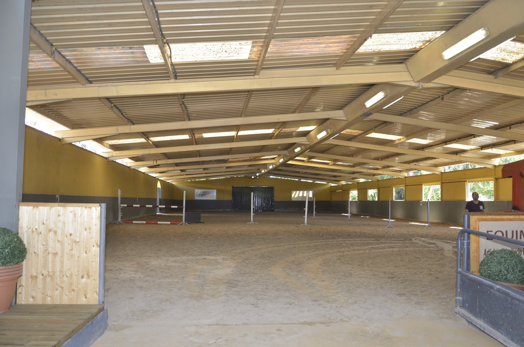 Pista cubierta de sílice del Club Hípic Vallès en Barberà del Vallès